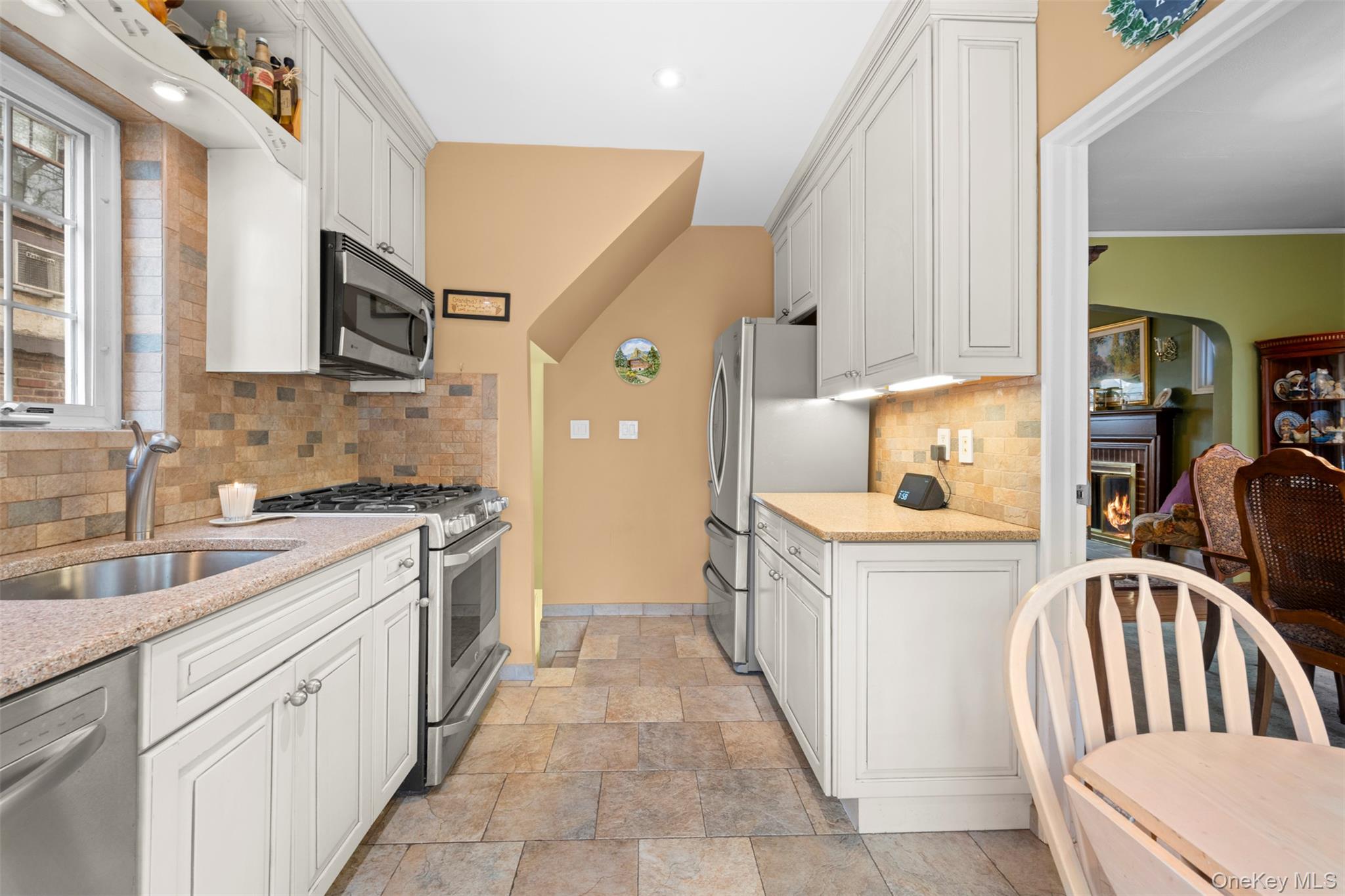 47-52 245th Street, Douglaston, NY 11362