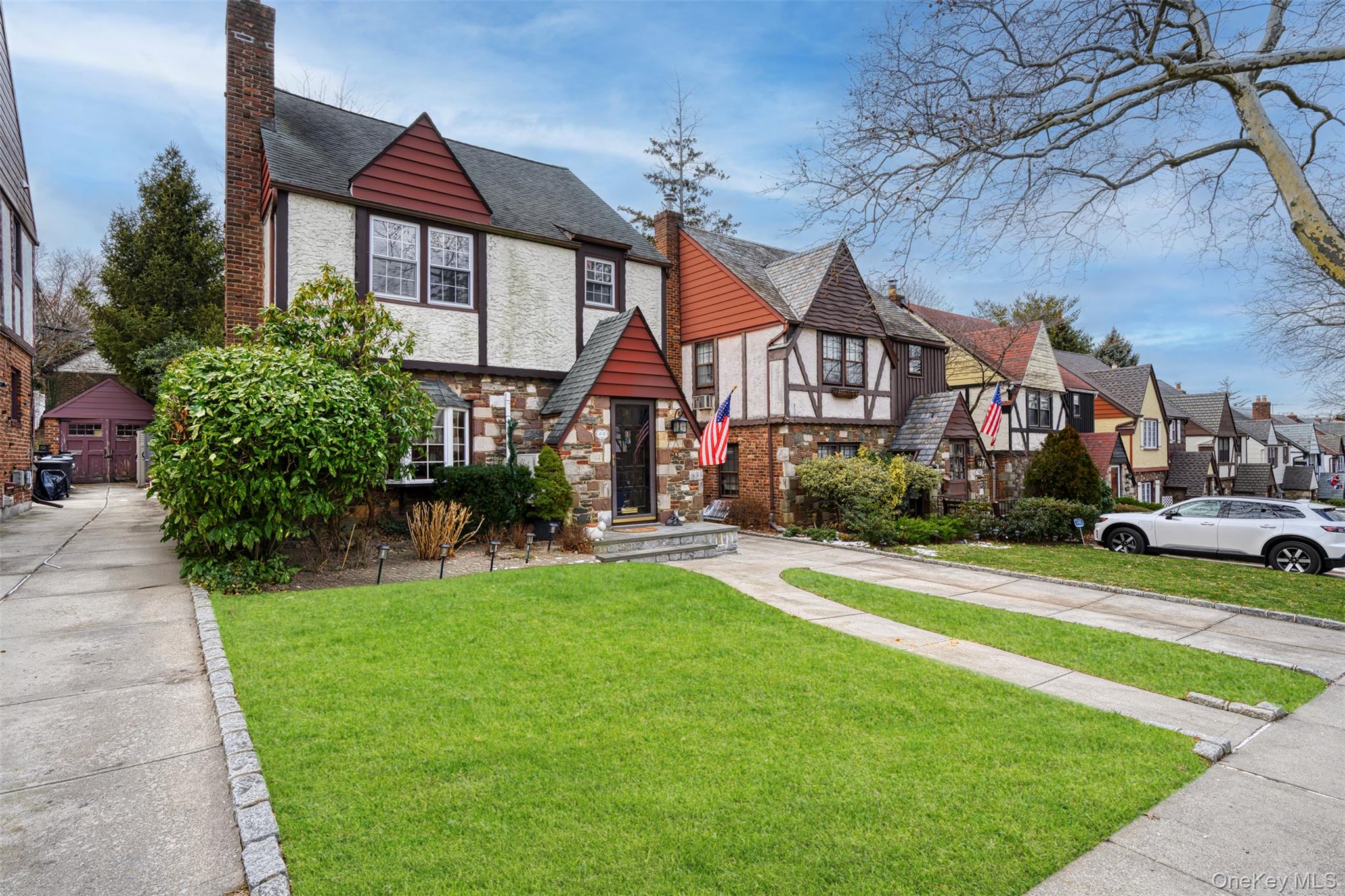 47-52 245th Street, Douglaston, NY 11362