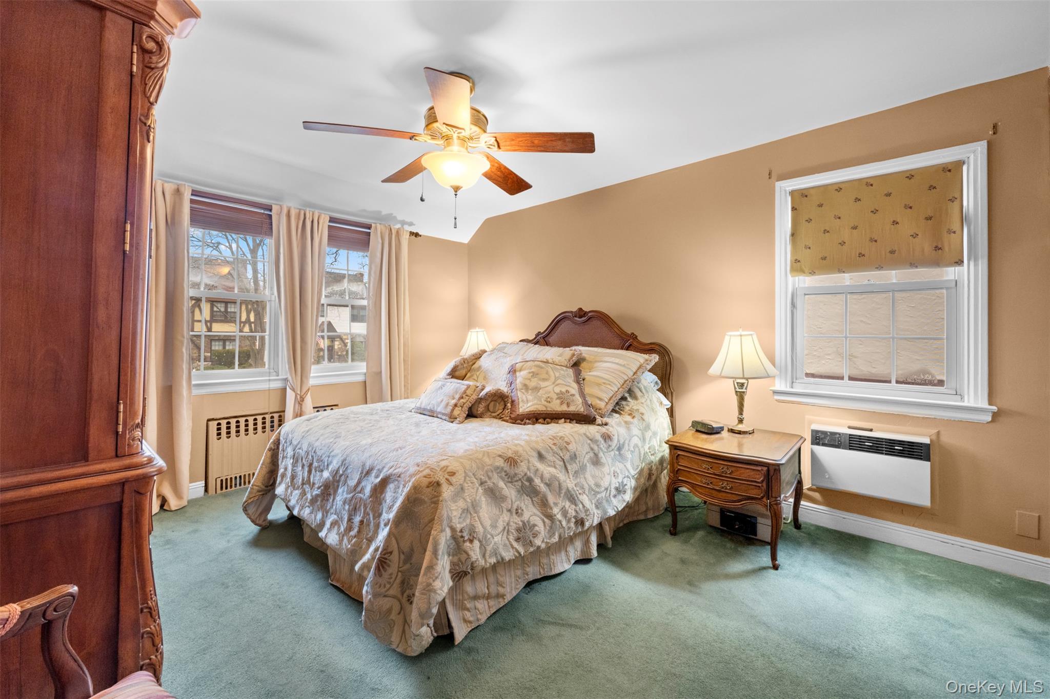 47-52 245th Street, Douglaston, NY 11362