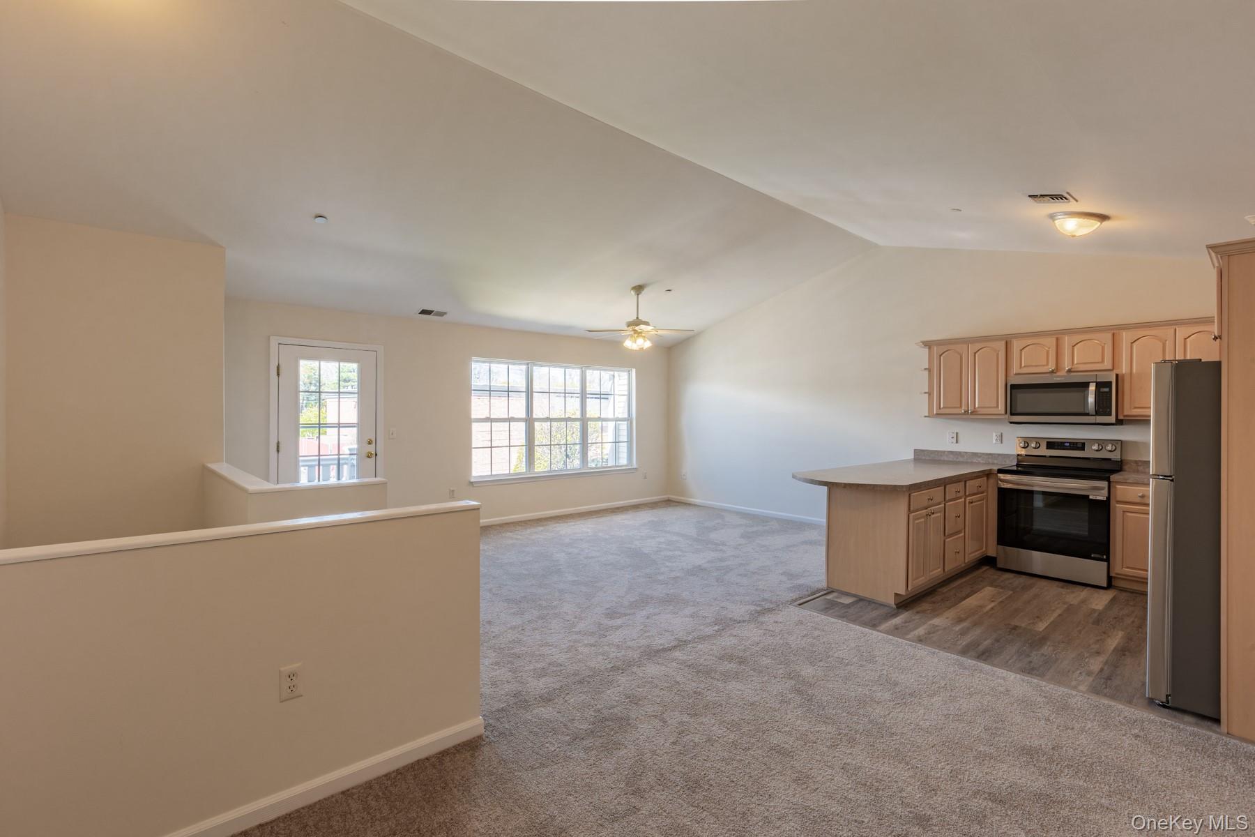 316 Flurry Lane # 316, West Babylon, NY 11704