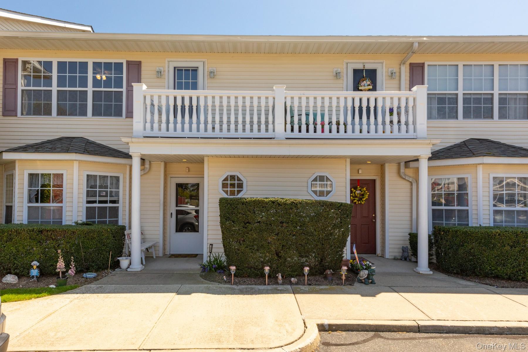 316 Flurry Lane # 316, West Babylon, NY 11704