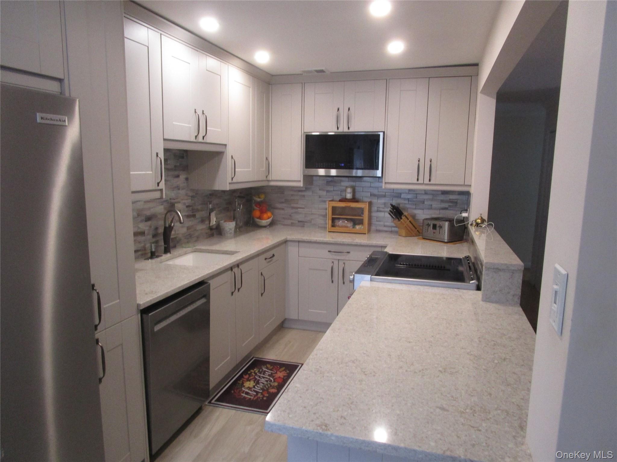 342 Clubhouse Court, Coram, NY 11727