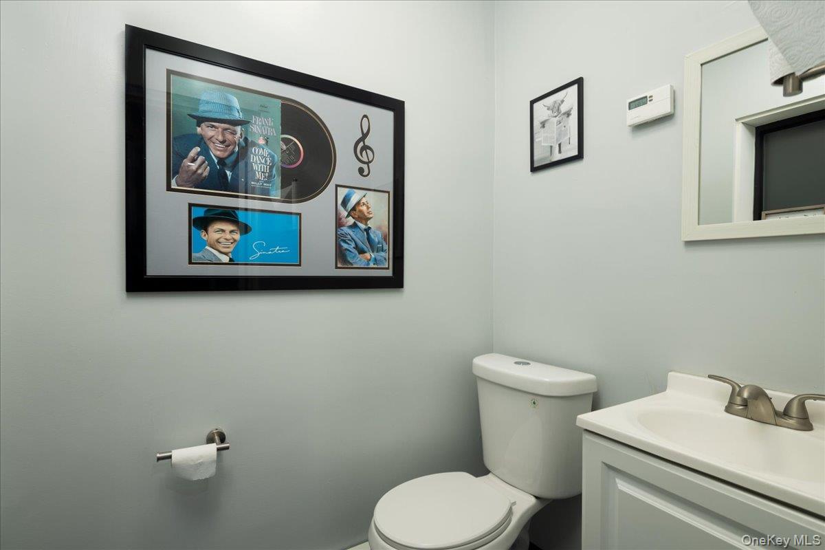 459 Babylon Turnpike, Freeport, NY 11520