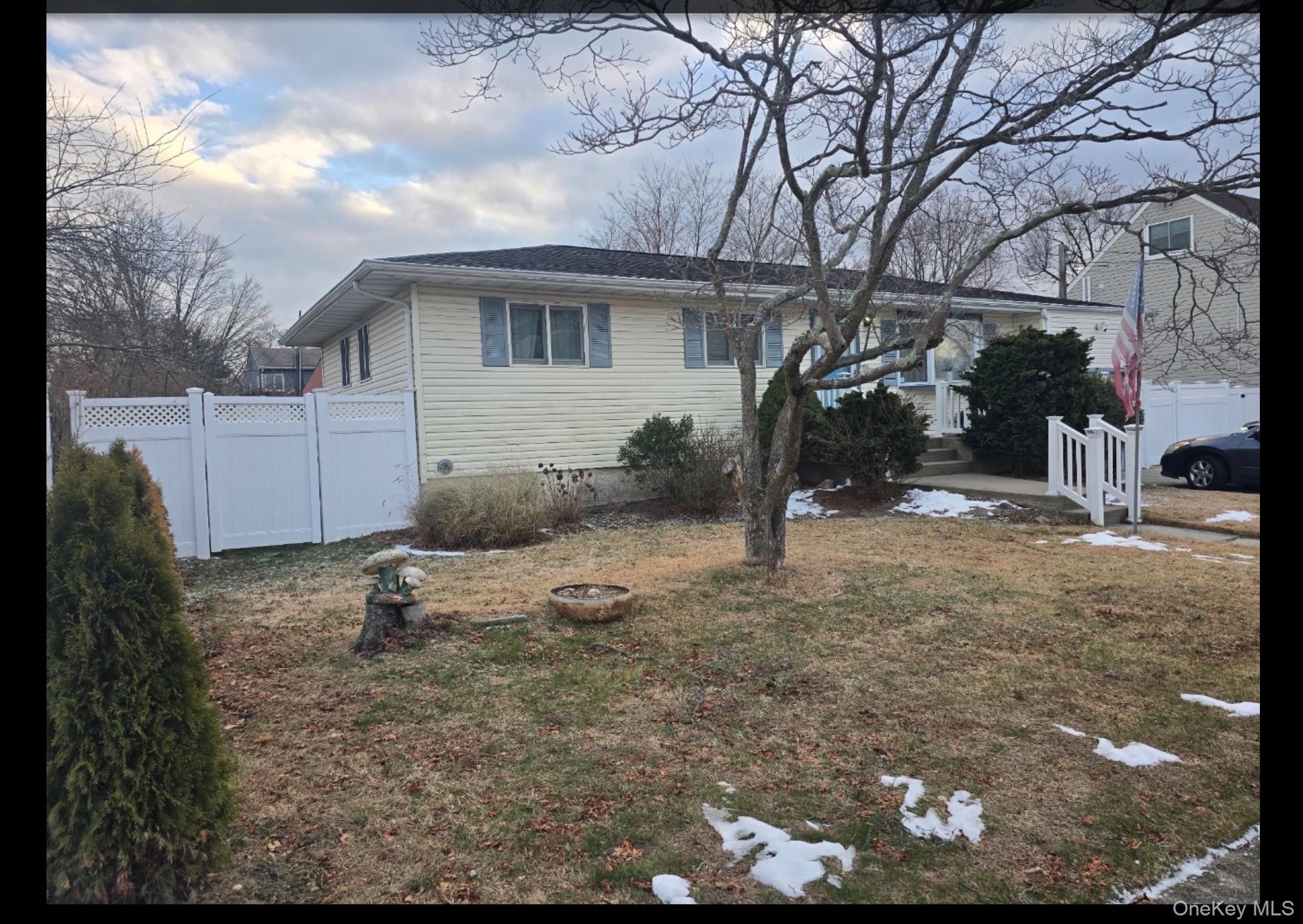 76 Harrisburg Street, Bay Shore, NY 11706