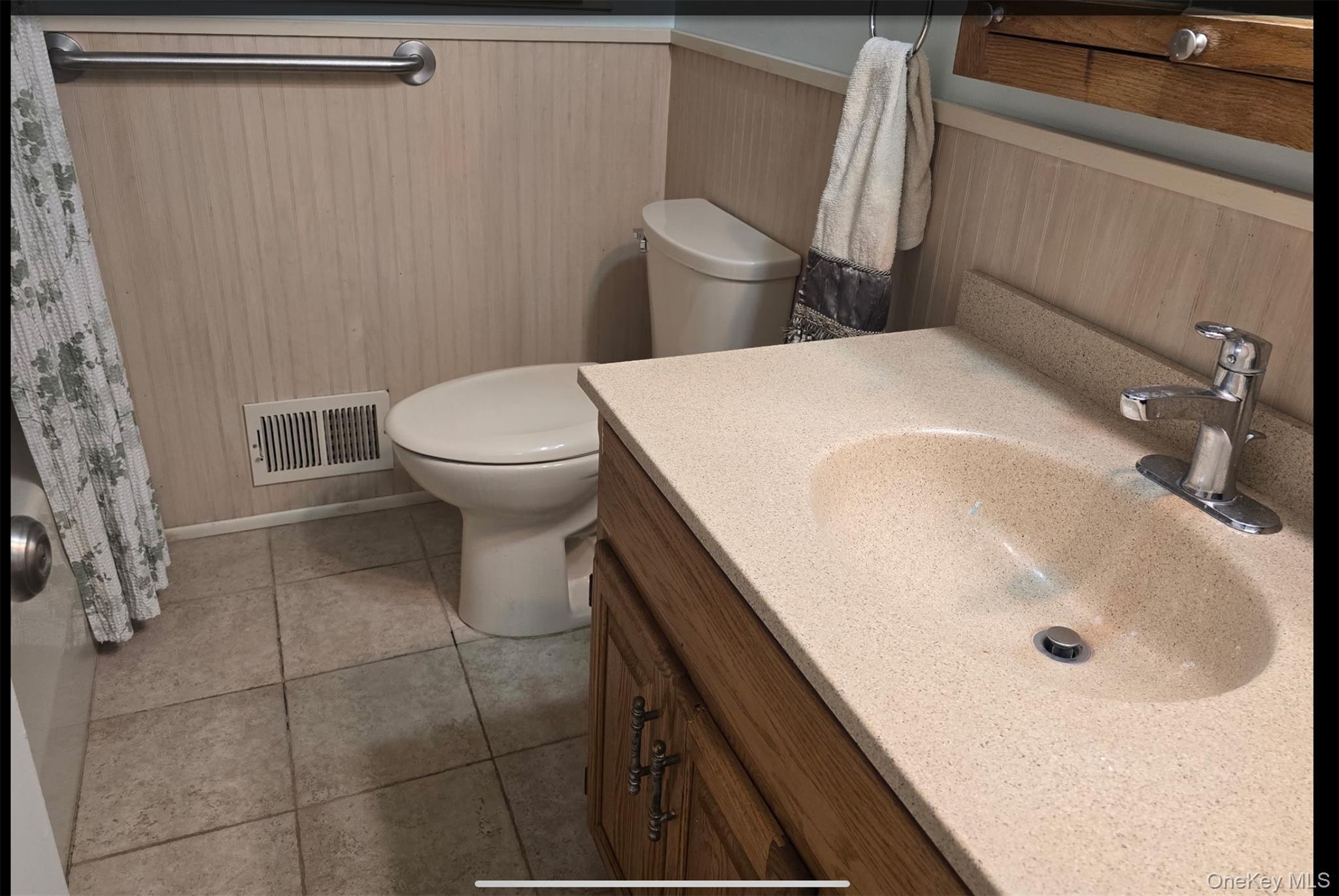 76 Harrisburg Street, Bay Shore, NY 11706