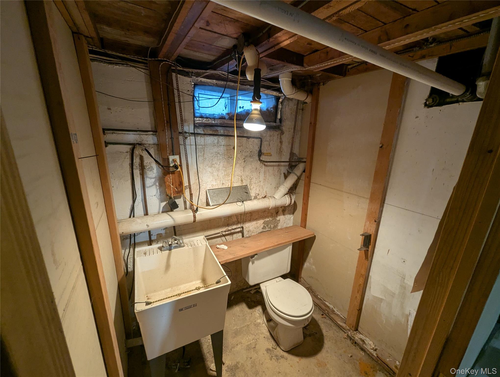 153 W Main Street, Kings Park, NY 11754