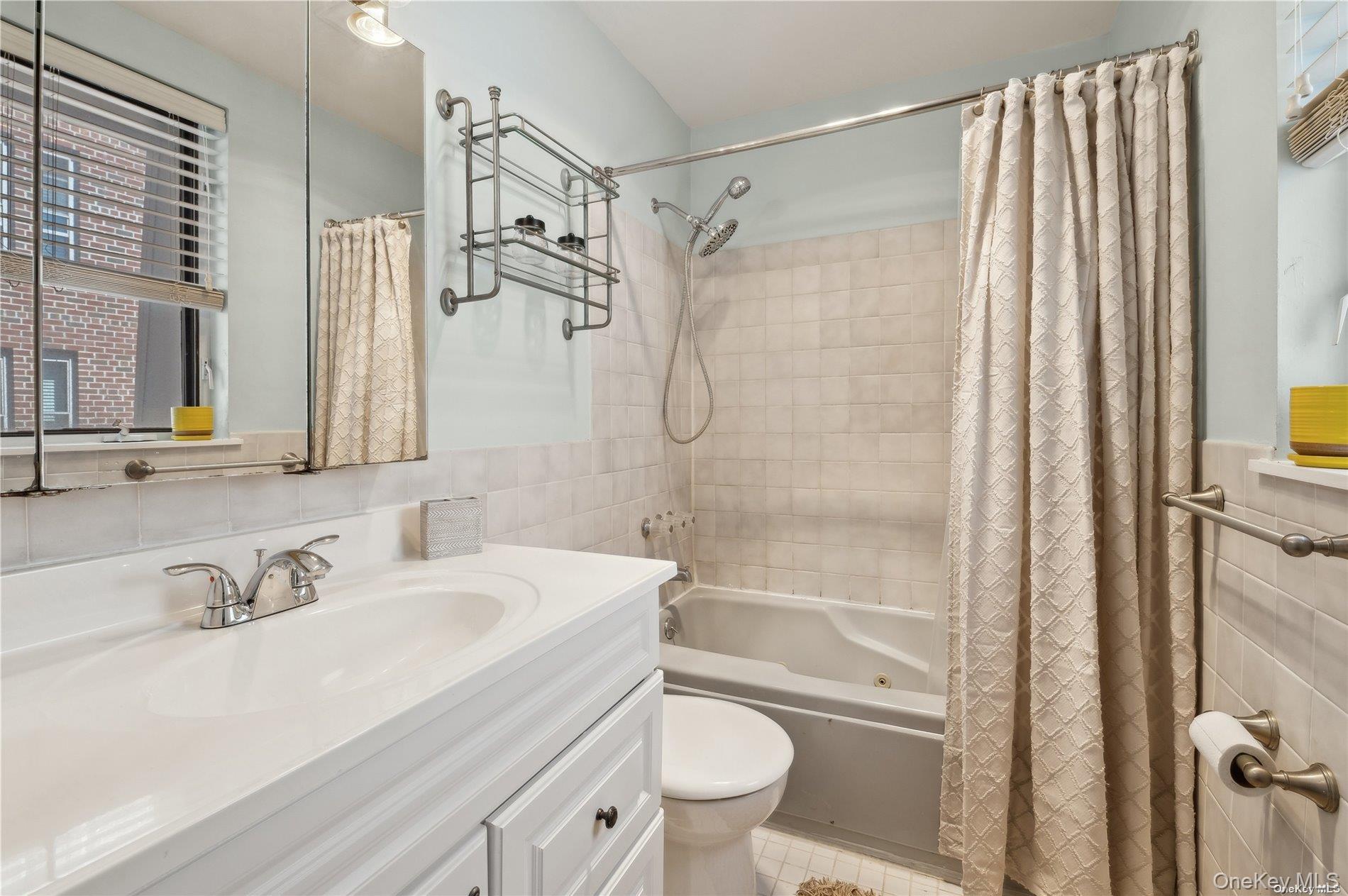 425 Shore Rd # 2B, Long Beach, NY 11561