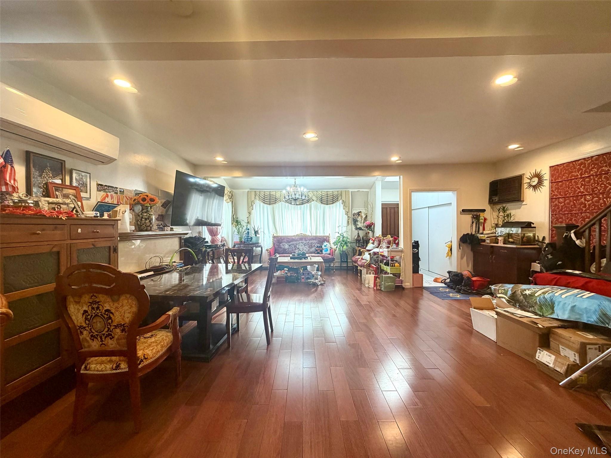 257-17 Pembroke Avenue, Great Neck, NY 11020