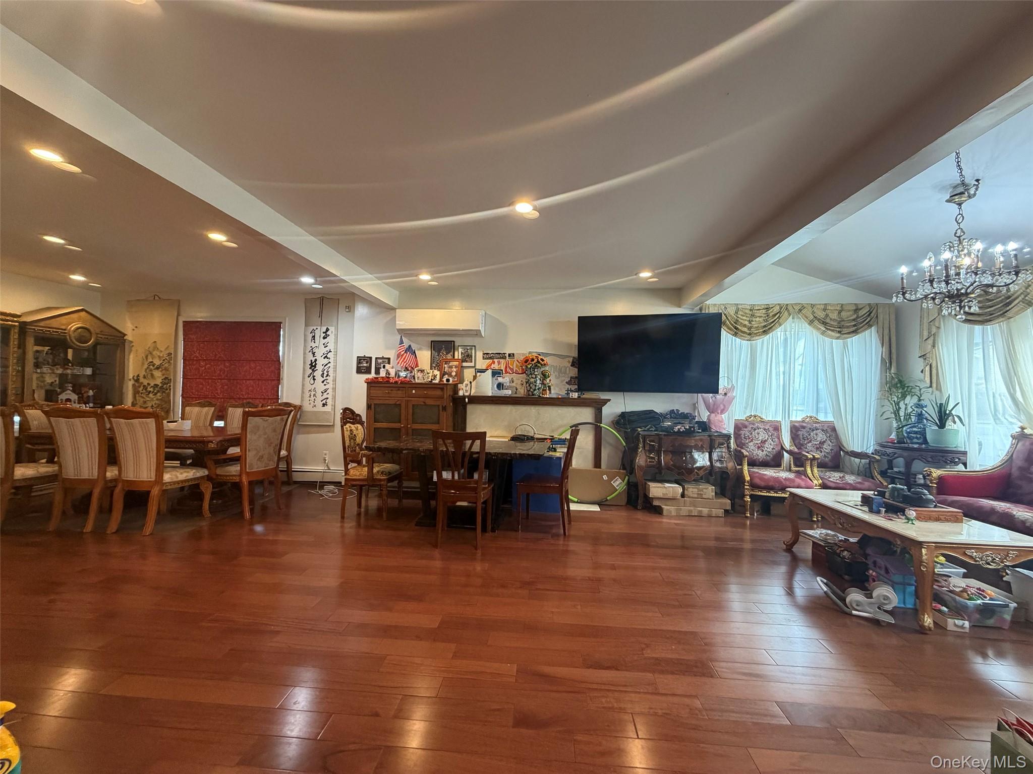 257-17 Pembroke Avenue, Great Neck, NY 11020