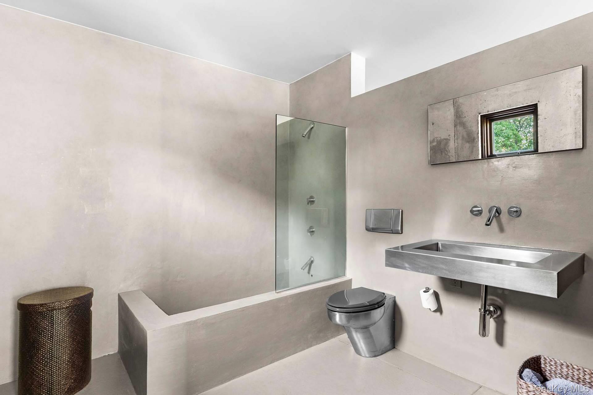 24 On The Bluff, Sag Harbor, NY 11963