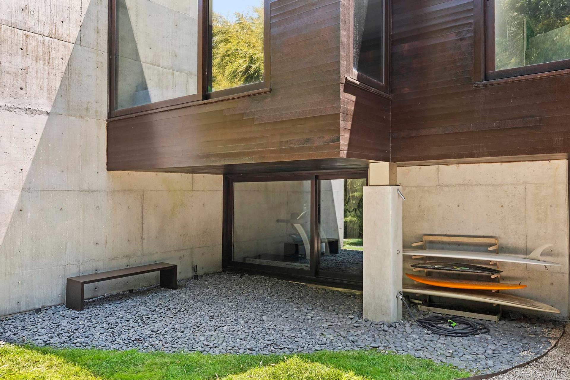 24 On The Bluff, Sag Harbor, NY 11963