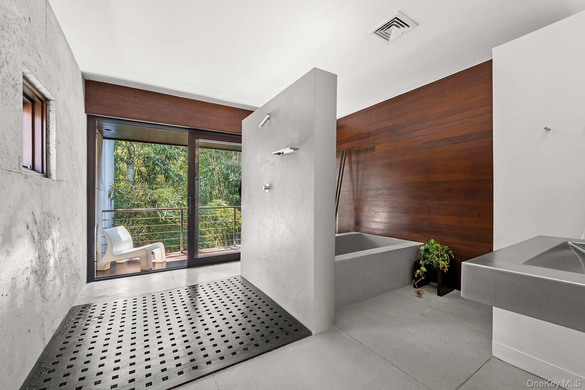 24 On The Bluff, Sag Harbor, NY 11963