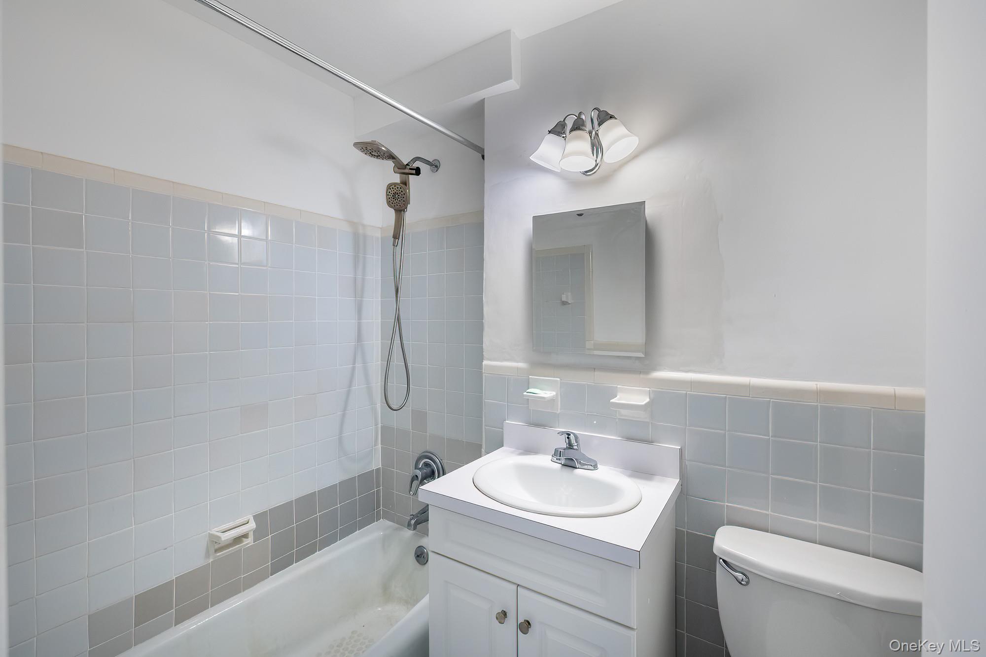 60 Knolls Crescent # 7L, Bronx, NY 10463