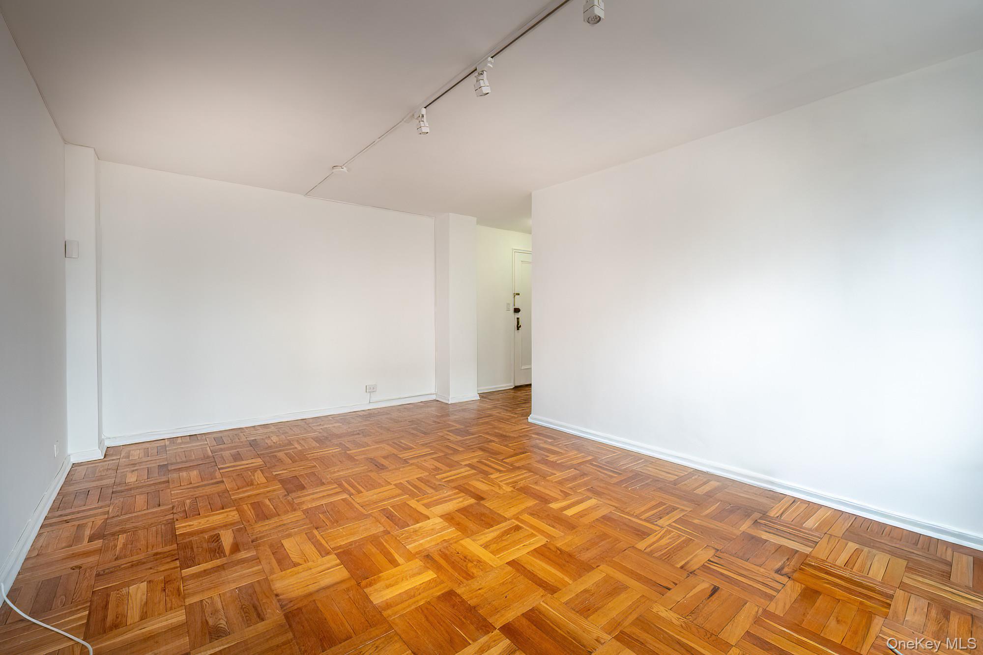 60 Knolls Crescent # 7L, Bronx, NY 10463