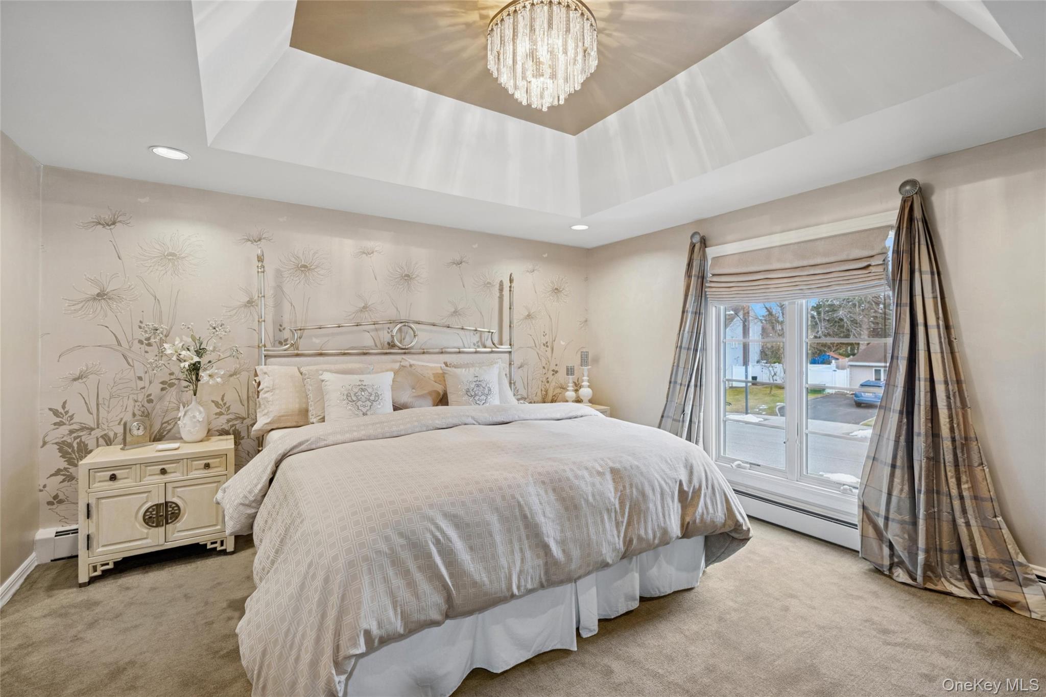 17 Dover Lane, Old Bethpage, NY 11804