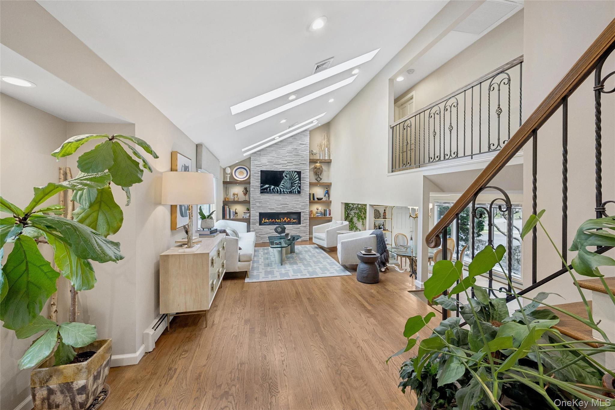 17 Dover Lane, Old Bethpage, NY 11804