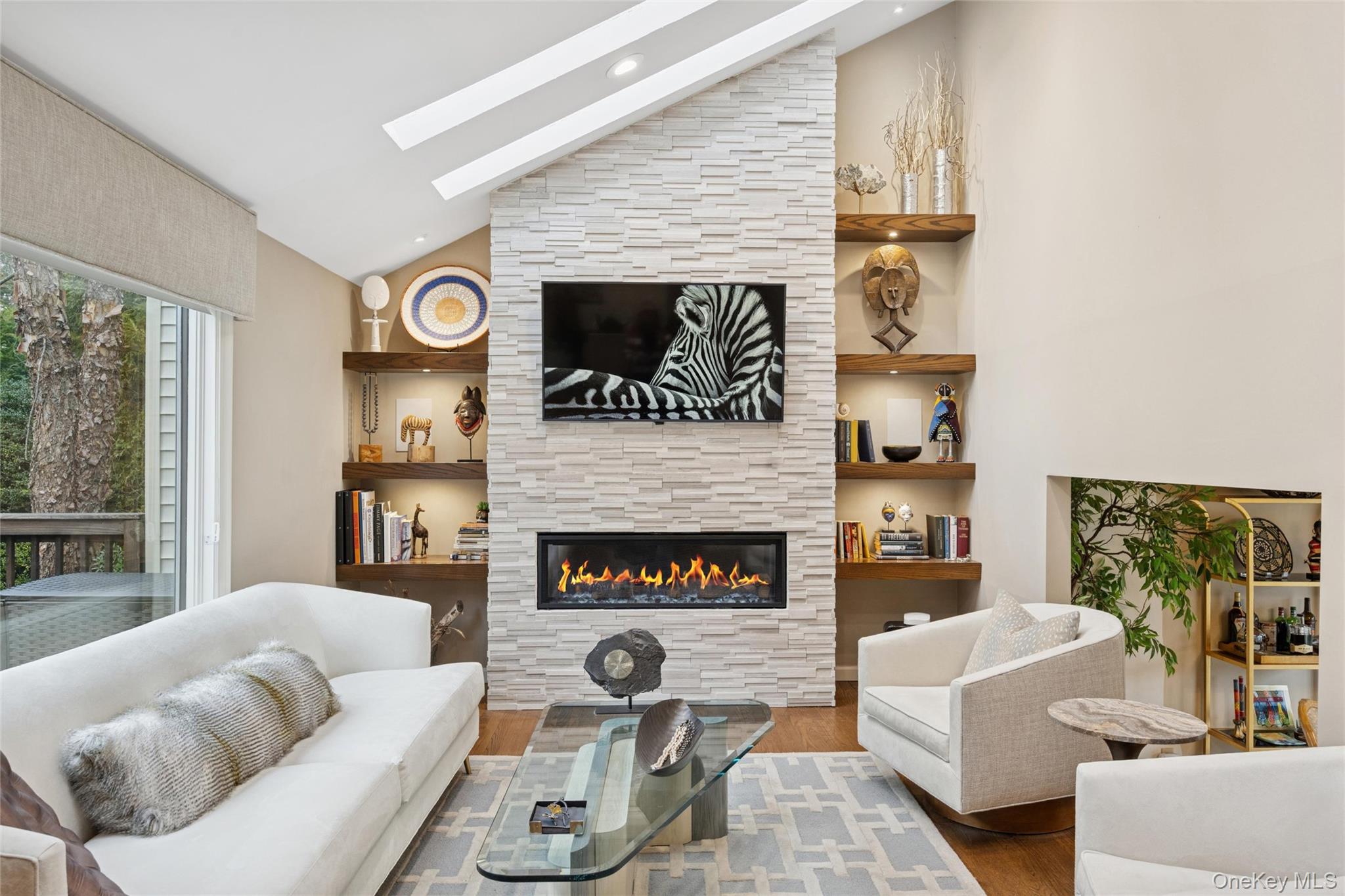 17 Dover Lane, Old Bethpage, NY 11804