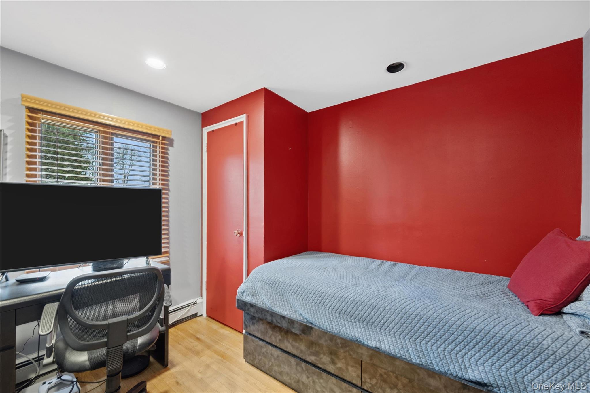 17 Dover Lane, Old Bethpage, NY 11804