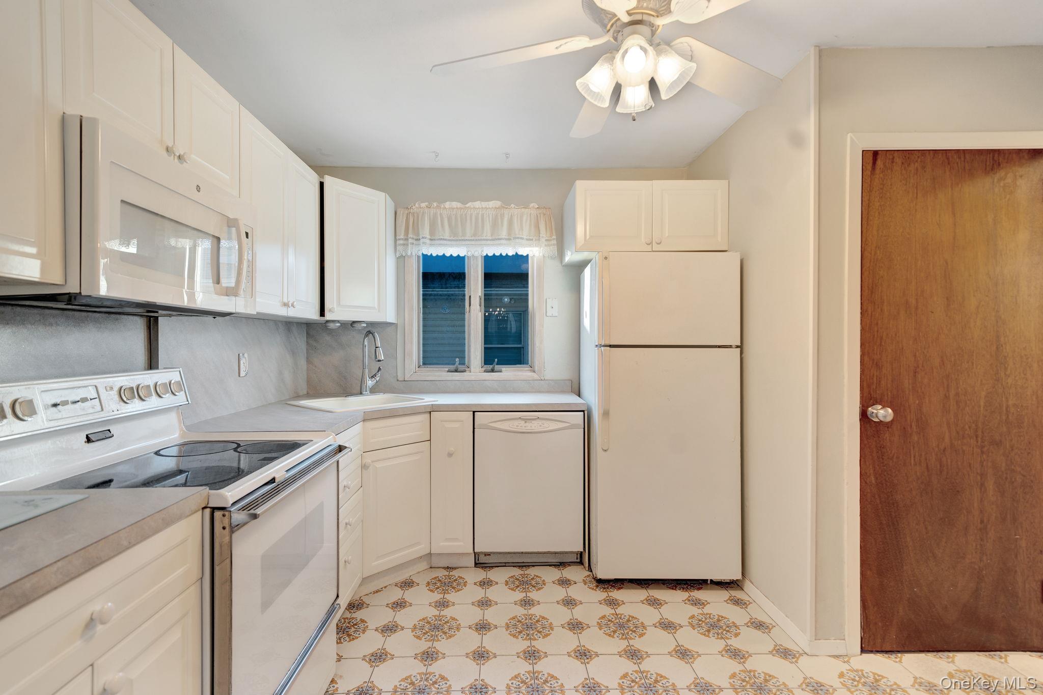 254 N Richmond Avenue, Massapequa, NY 11758