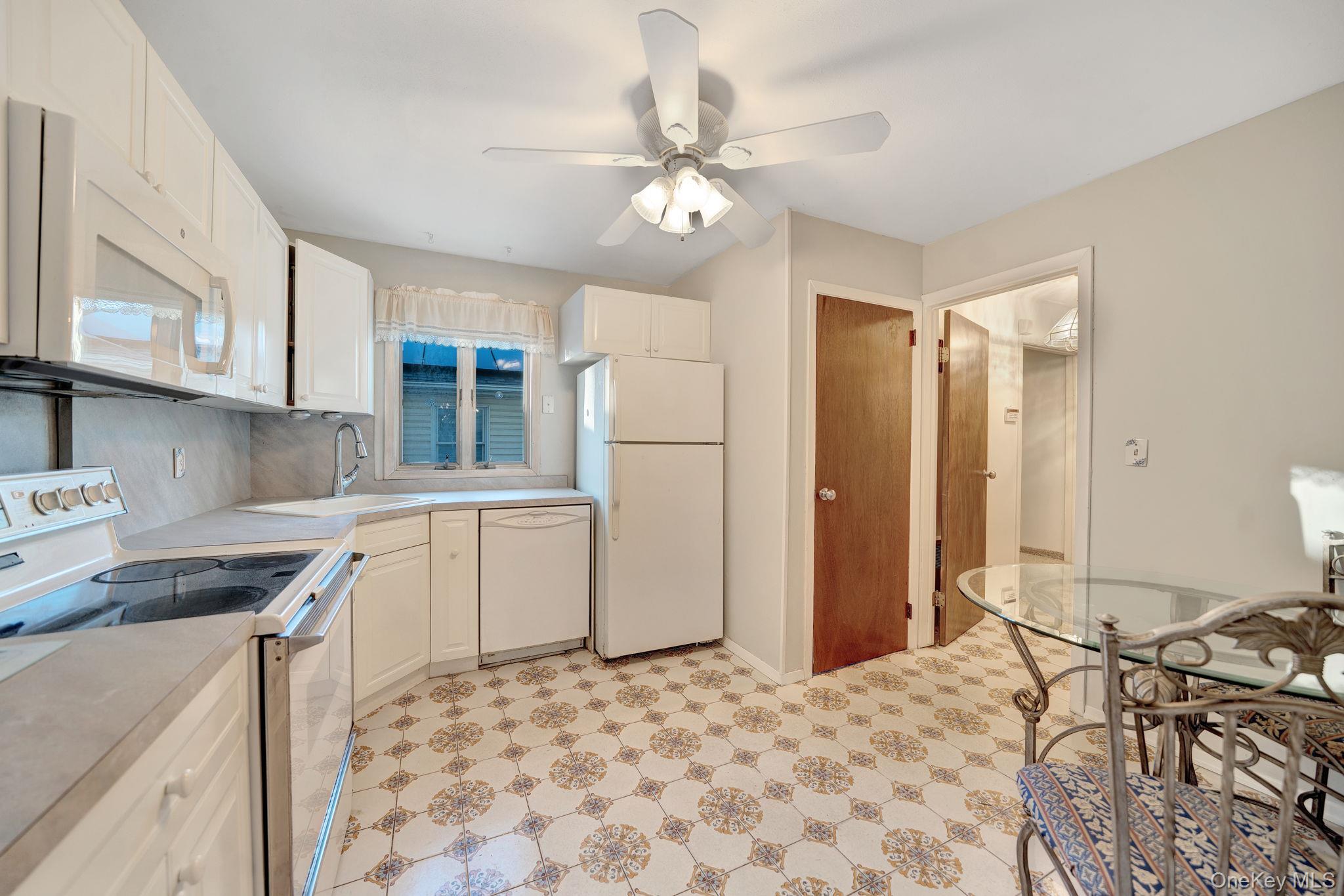 254 N Richmond Avenue, Massapequa, NY 11758