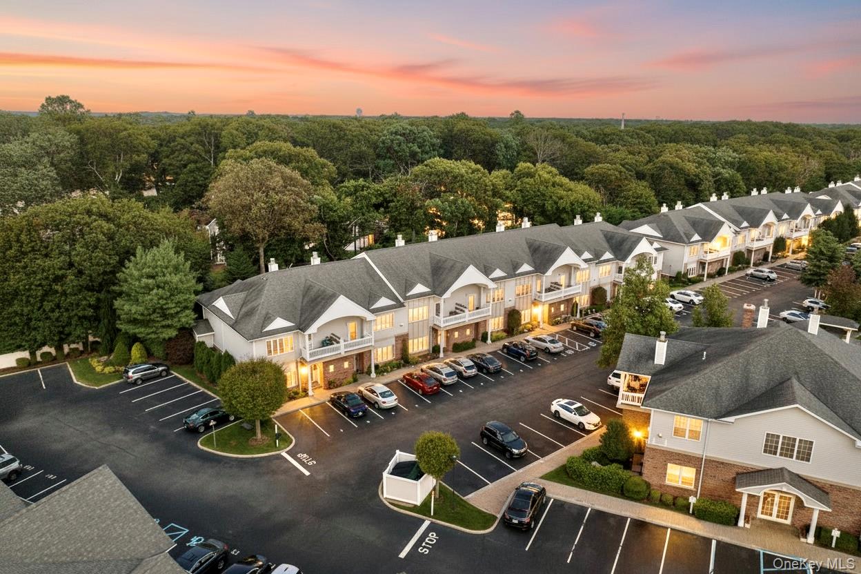 119 Francesca Way # 119, Amityville, NY 11701