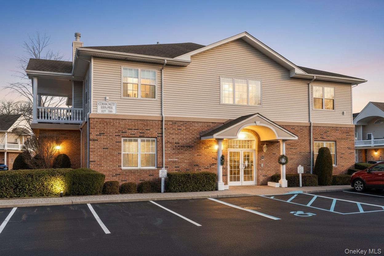 119 Francesca Way # 119, Amityville, NY 11701