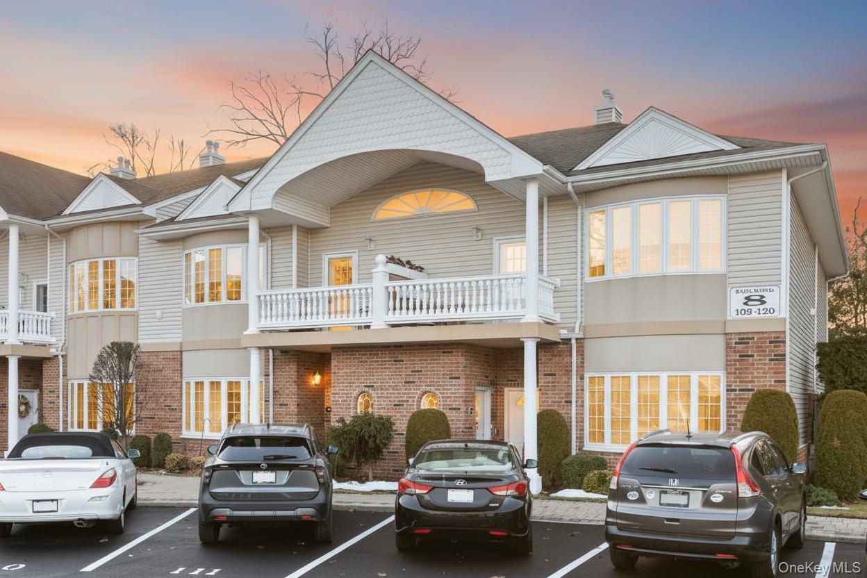 119 Francesca Way # 119, Amityville, NY 11701