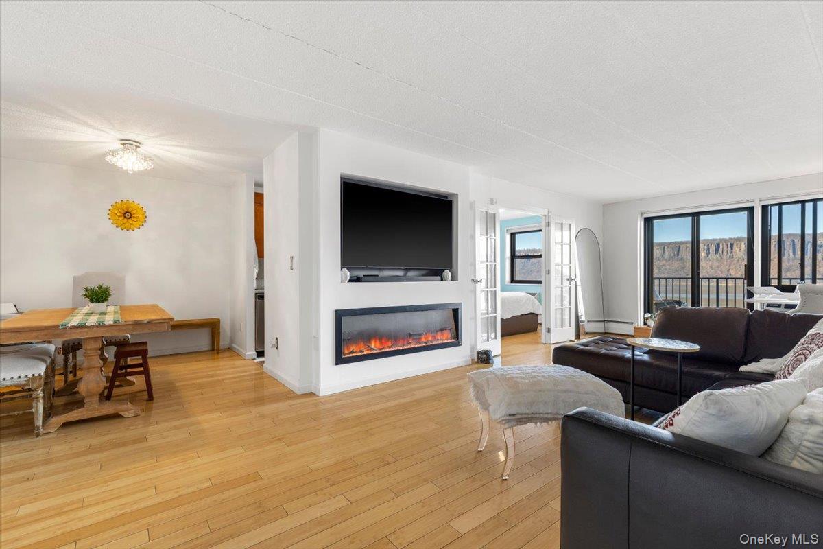 1085 Warburton Ave # 304, Yonkers, NY 10701