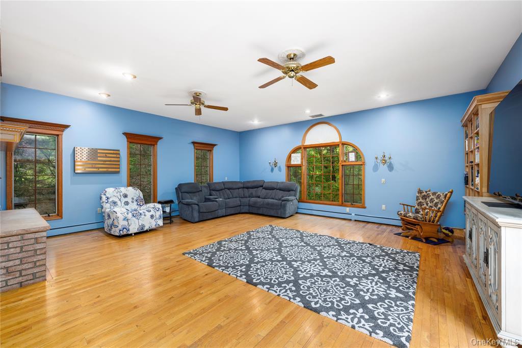 17 Stonegate Drive, Hyde Park, NY 12538