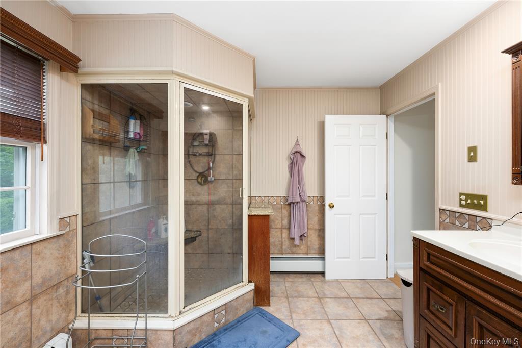 17 Stonegate Drive, Hyde Park, NY 12538