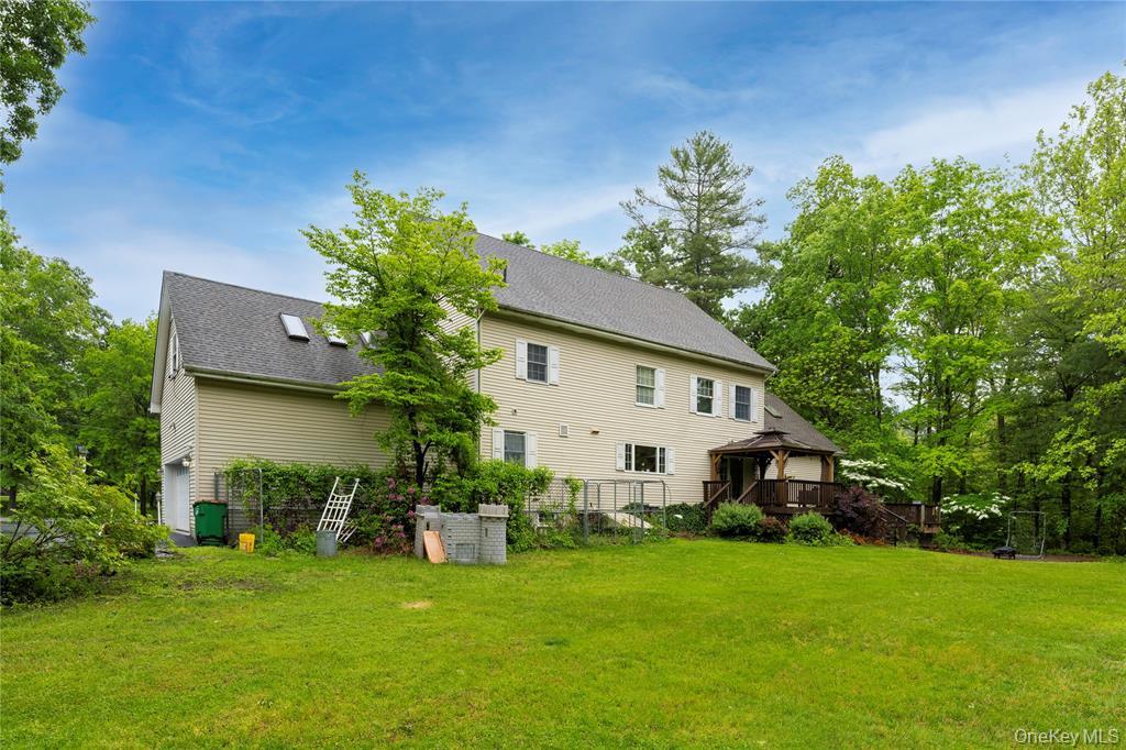 17 Stonegate Drive, Hyde Park, NY 12538