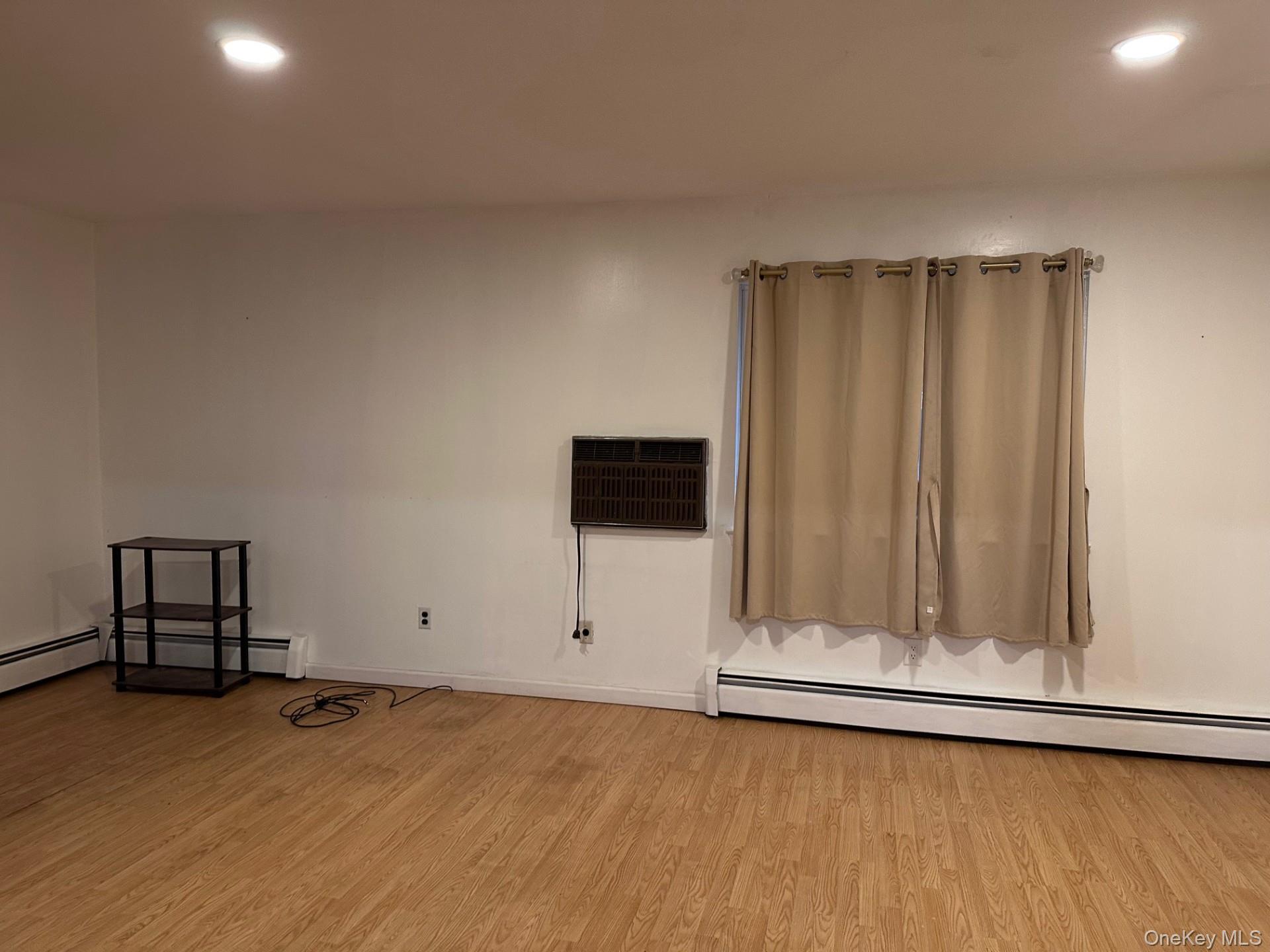 20 Broadway, Mastic, NY 11950