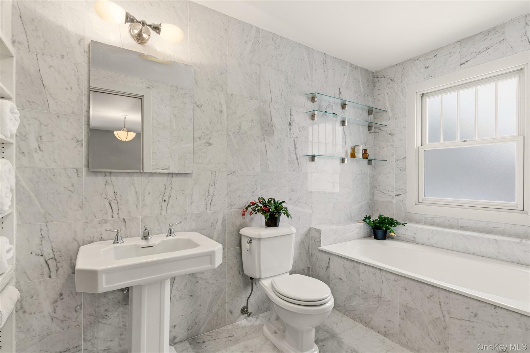 7 Landing Road, Huntington, NY 11743