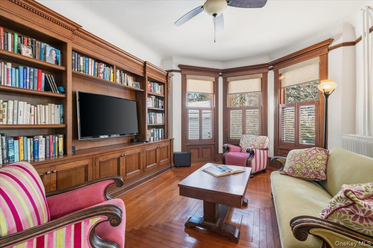 102 Sea Cliff Avenue, Sea Cliff, NY 11579