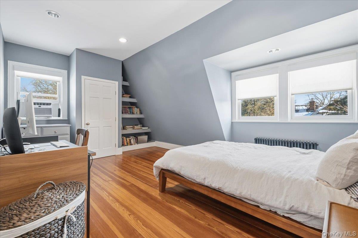 102 Sea Cliff Avenue, Sea Cliff, NY 11579