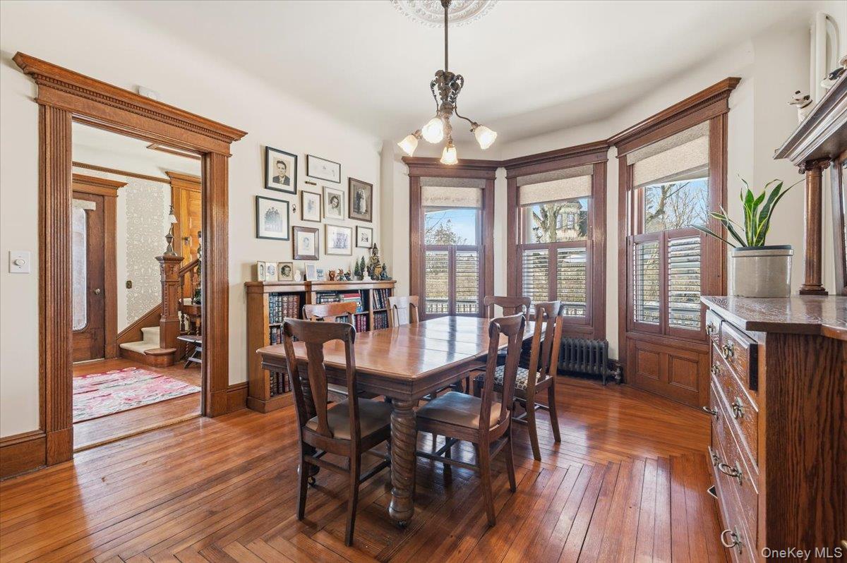 102 Sea Cliff Avenue, Sea Cliff, NY 11579