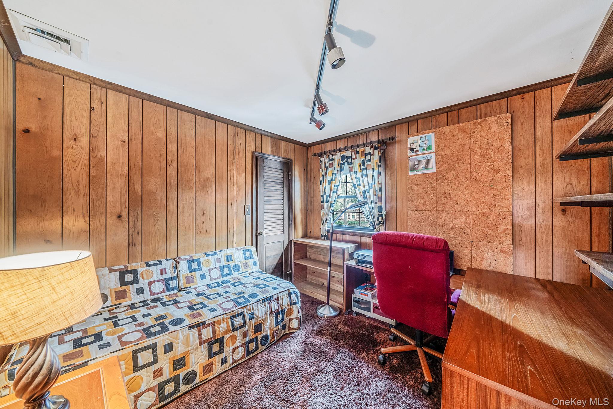 10 Penelope Drive, East Setauket, NY 11733