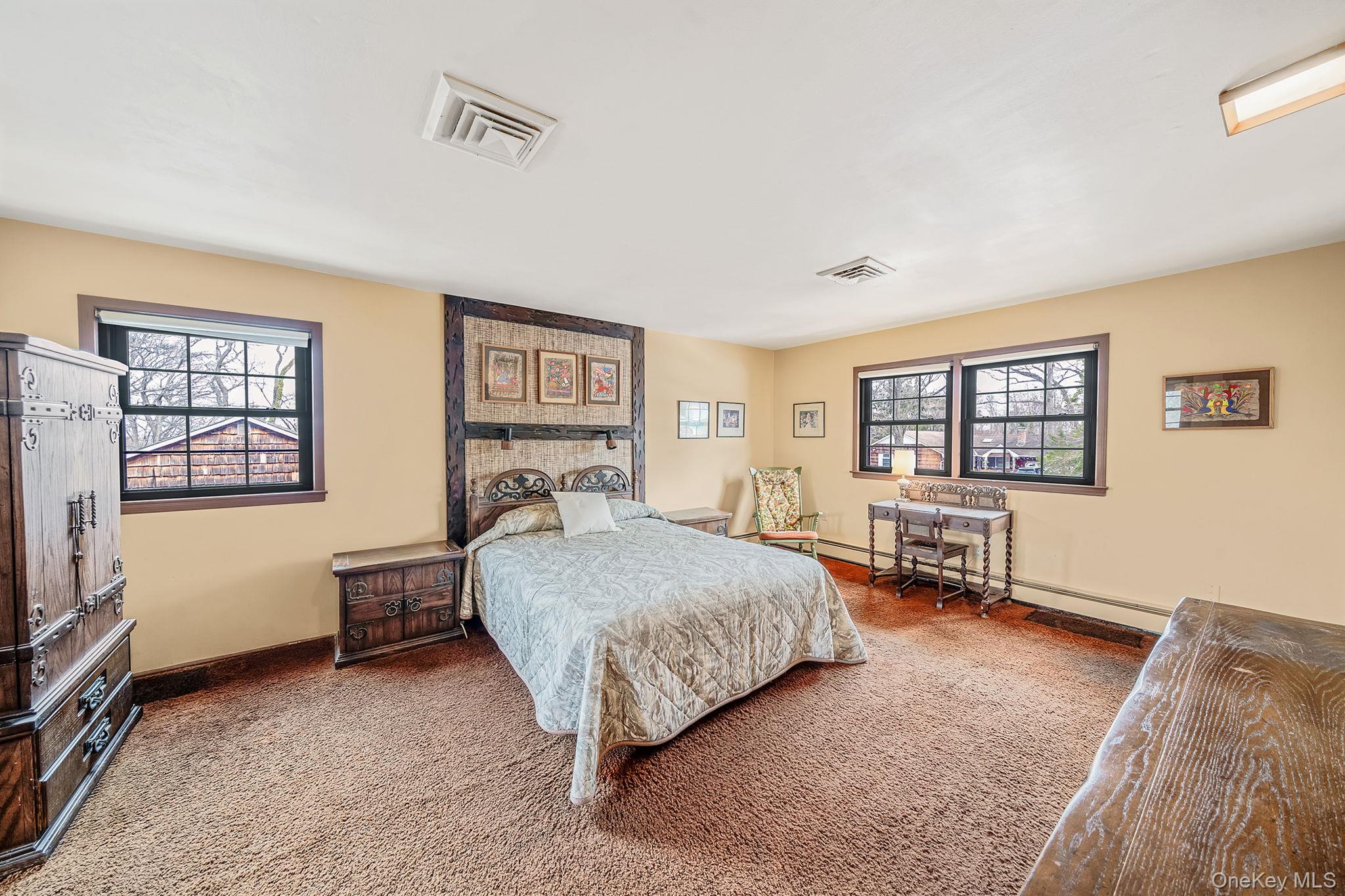 10 Penelope Drive, East Setauket, NY 11733