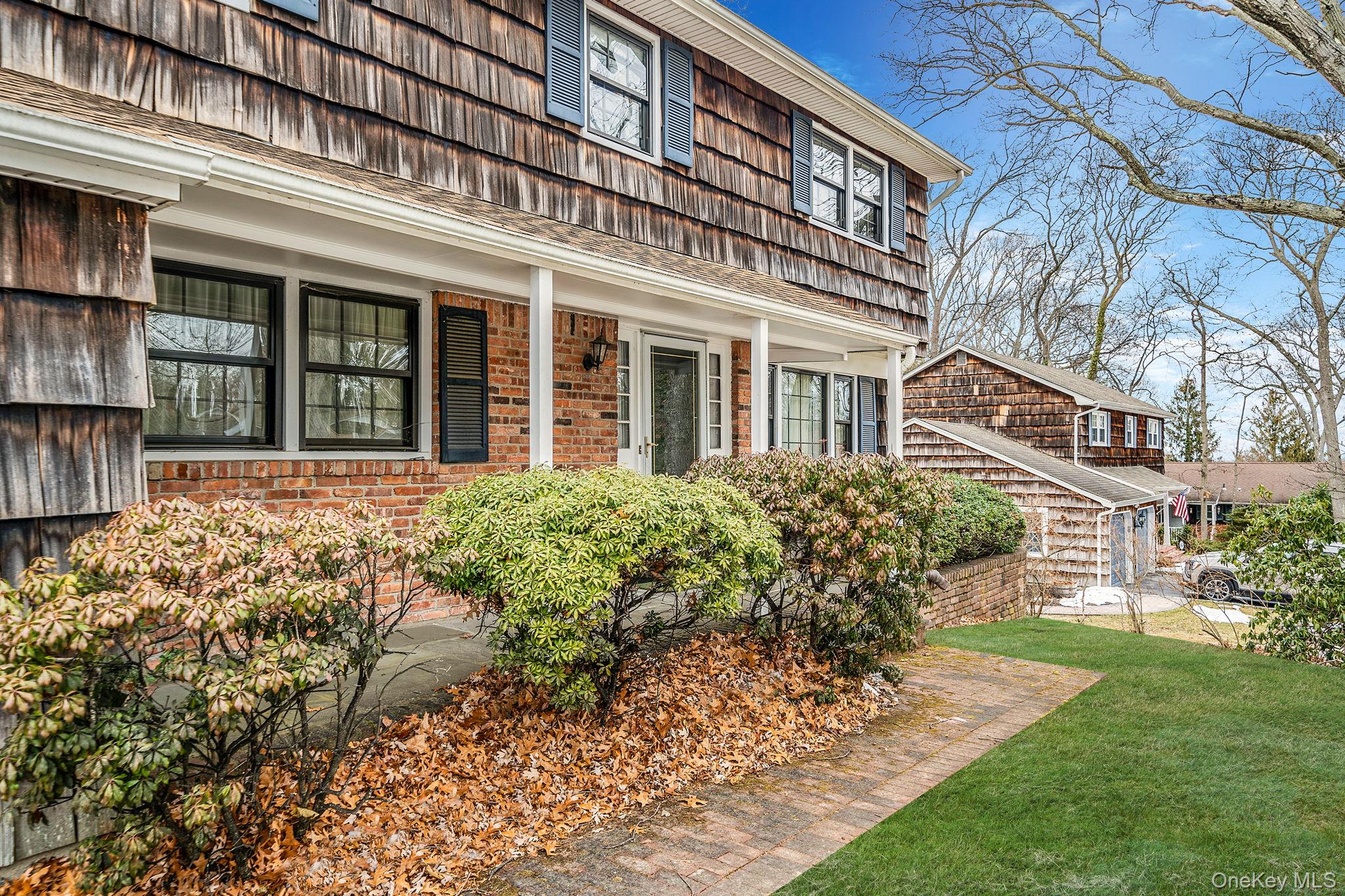 10 Penelope Drive, East Setauket, NY 11733