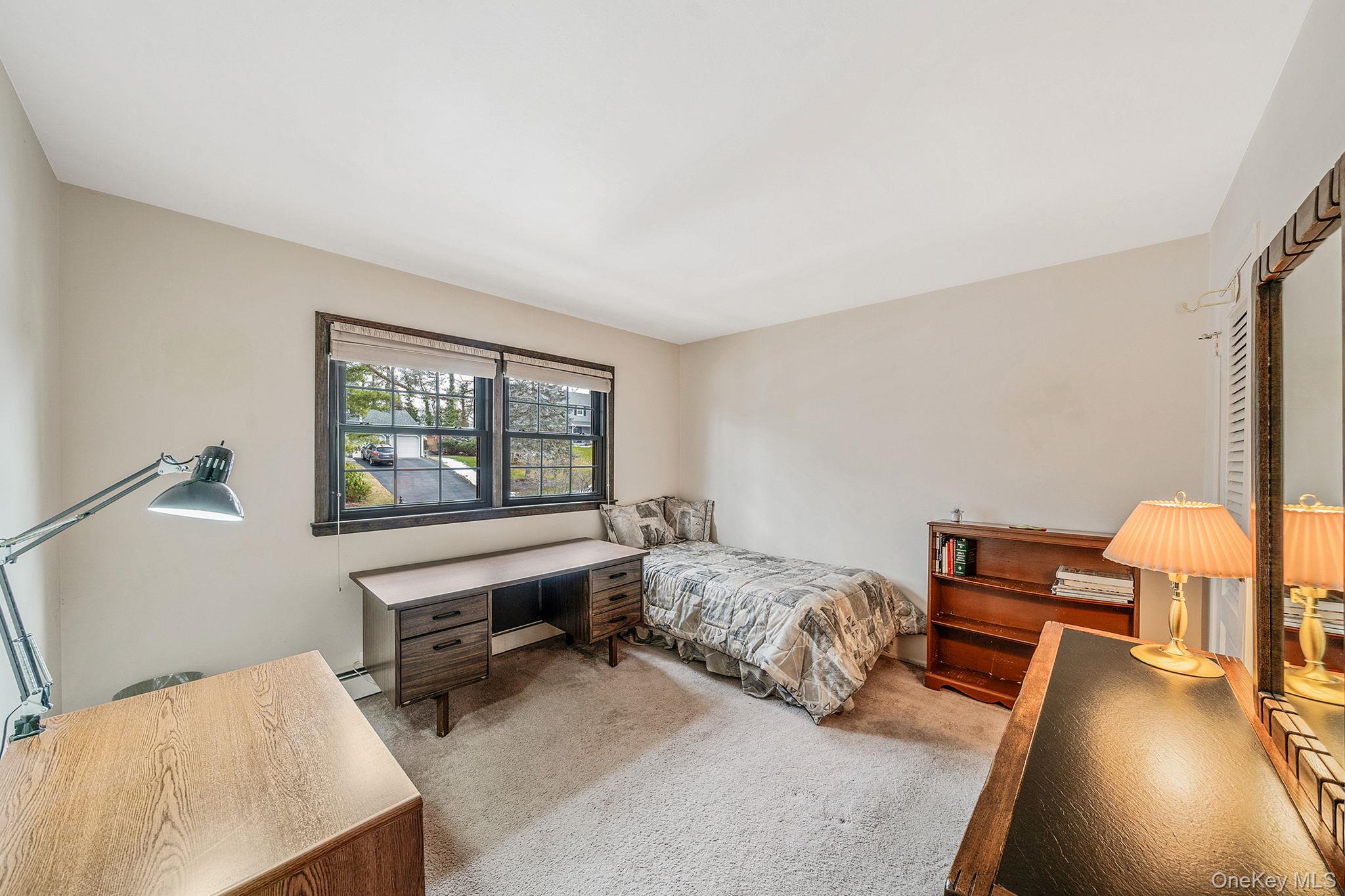 10 Penelope Drive, East Setauket, NY 11733