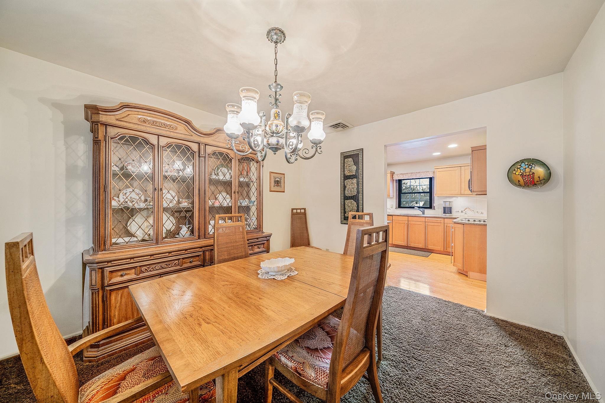 10 Penelope Drive, East Setauket, NY 11733