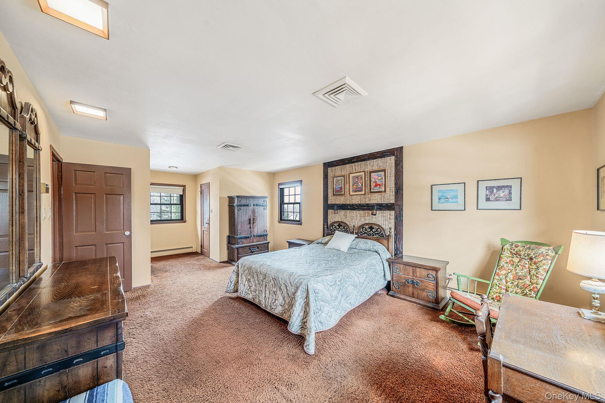 10 Penelope Drive, East Setauket, NY 11733