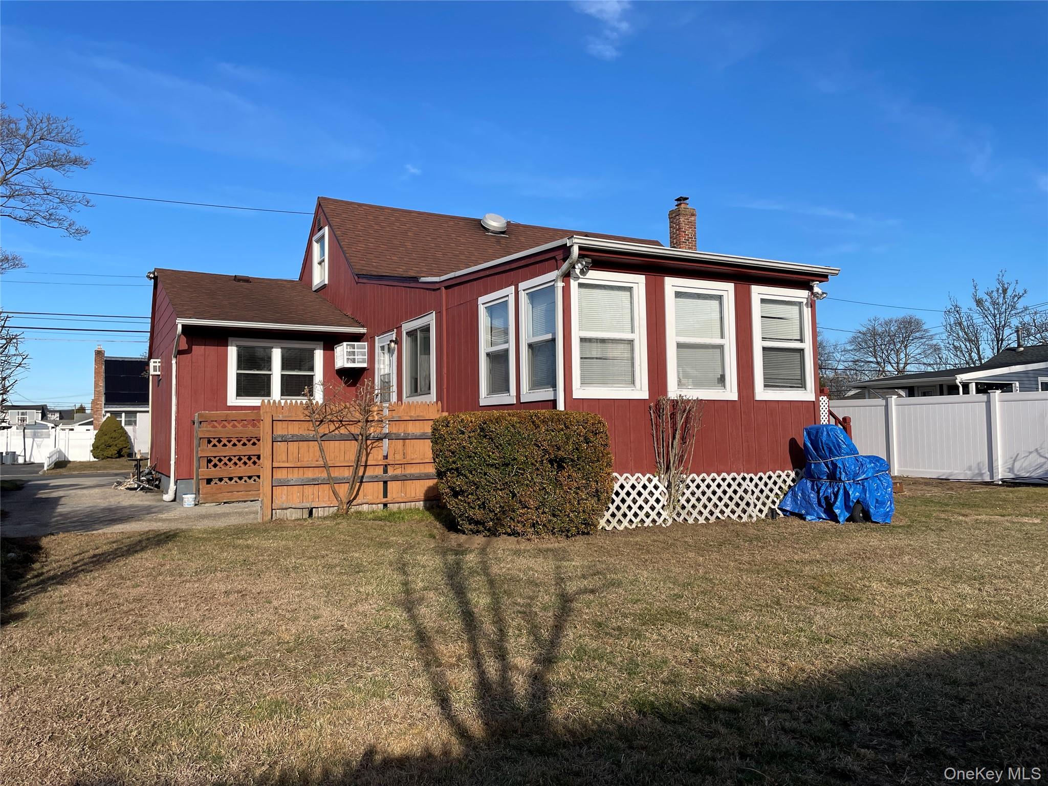 413 37th Street, Lindenhurst, NY 11757