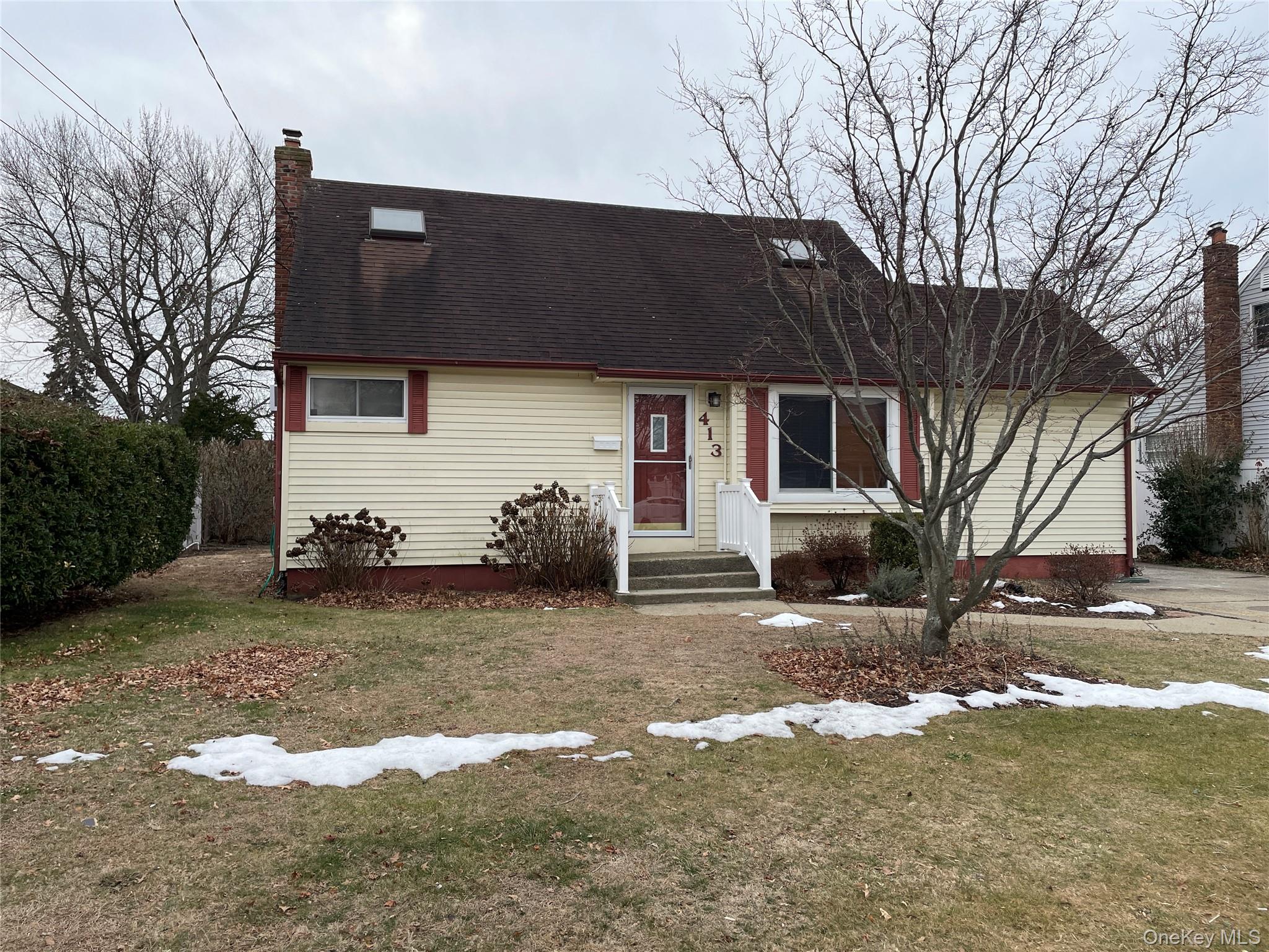 413 37th Street, Lindenhurst, NY 11757