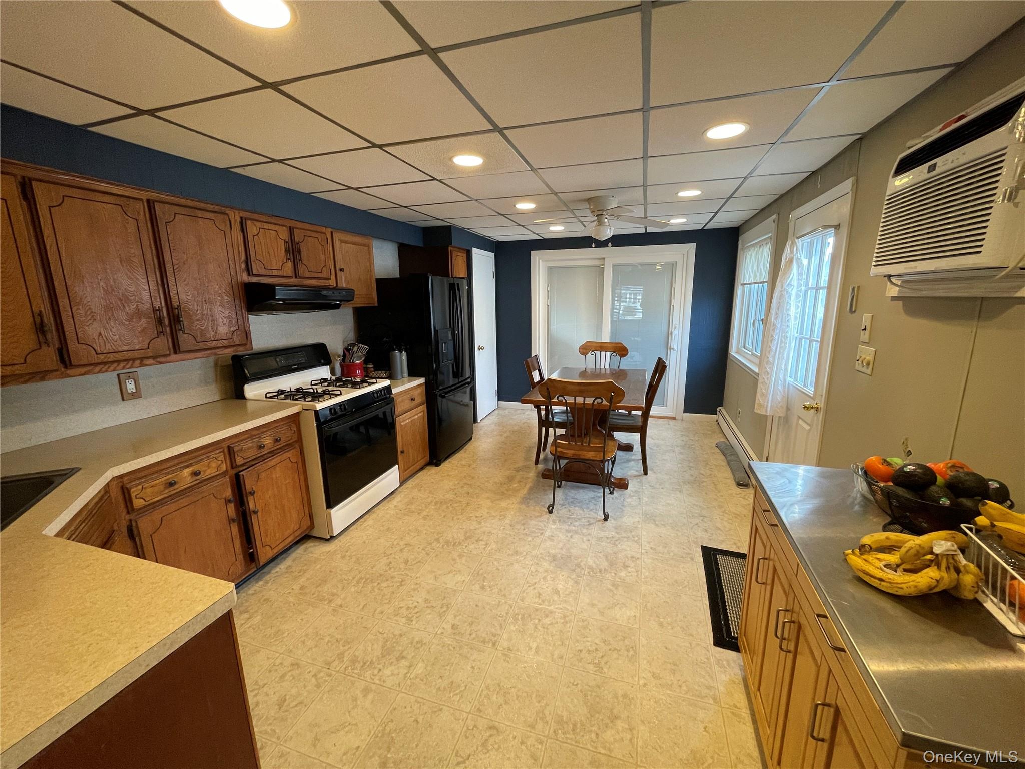 413 37th Street, Lindenhurst, NY 11757