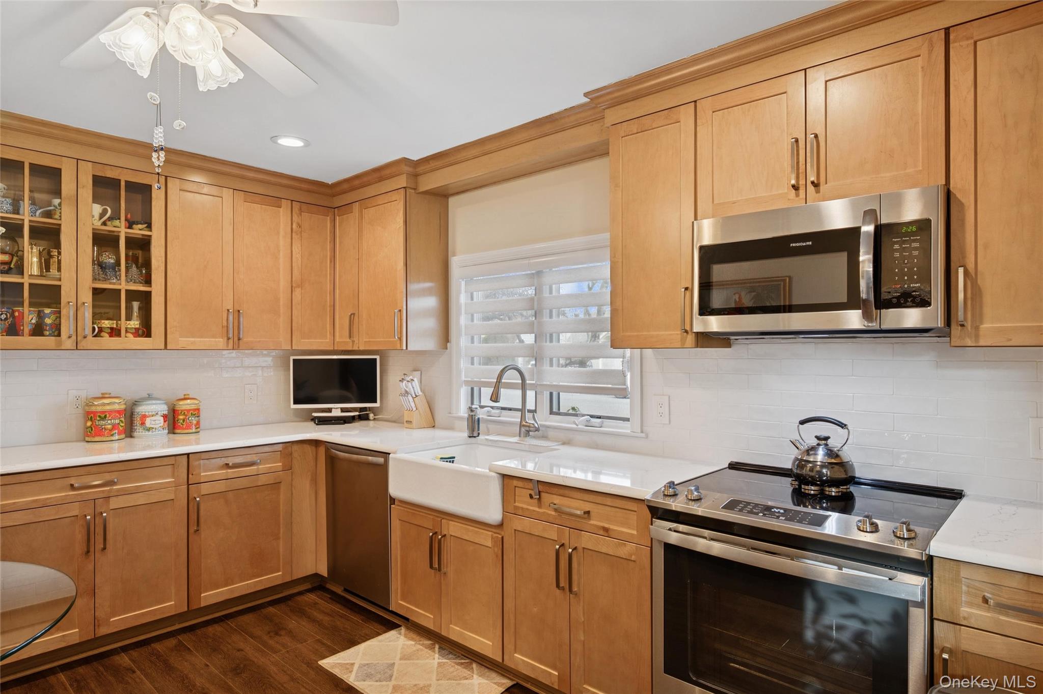 14 March Lane, Westbury, NY 11590