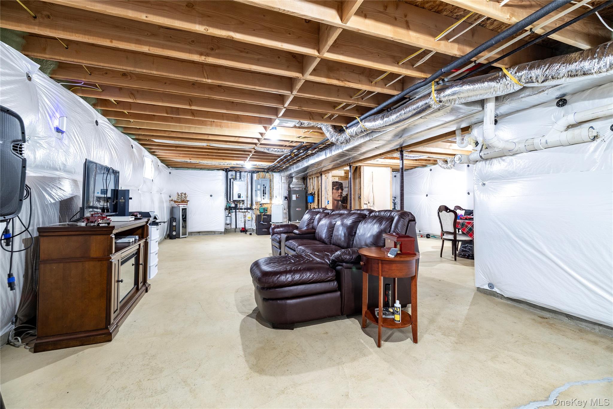 9 Shaw Lane, East Moriches, NY 11940