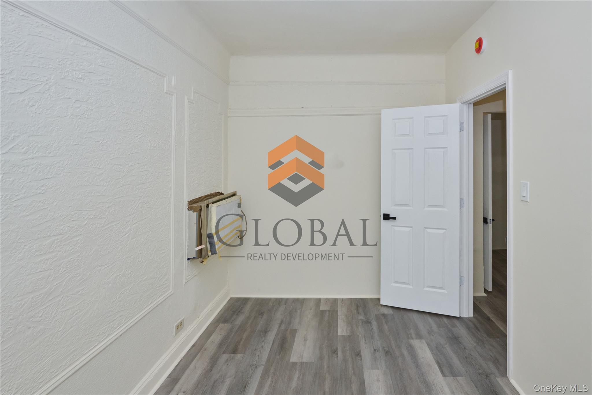 865 E 215th Street, Bronx, NY 10467