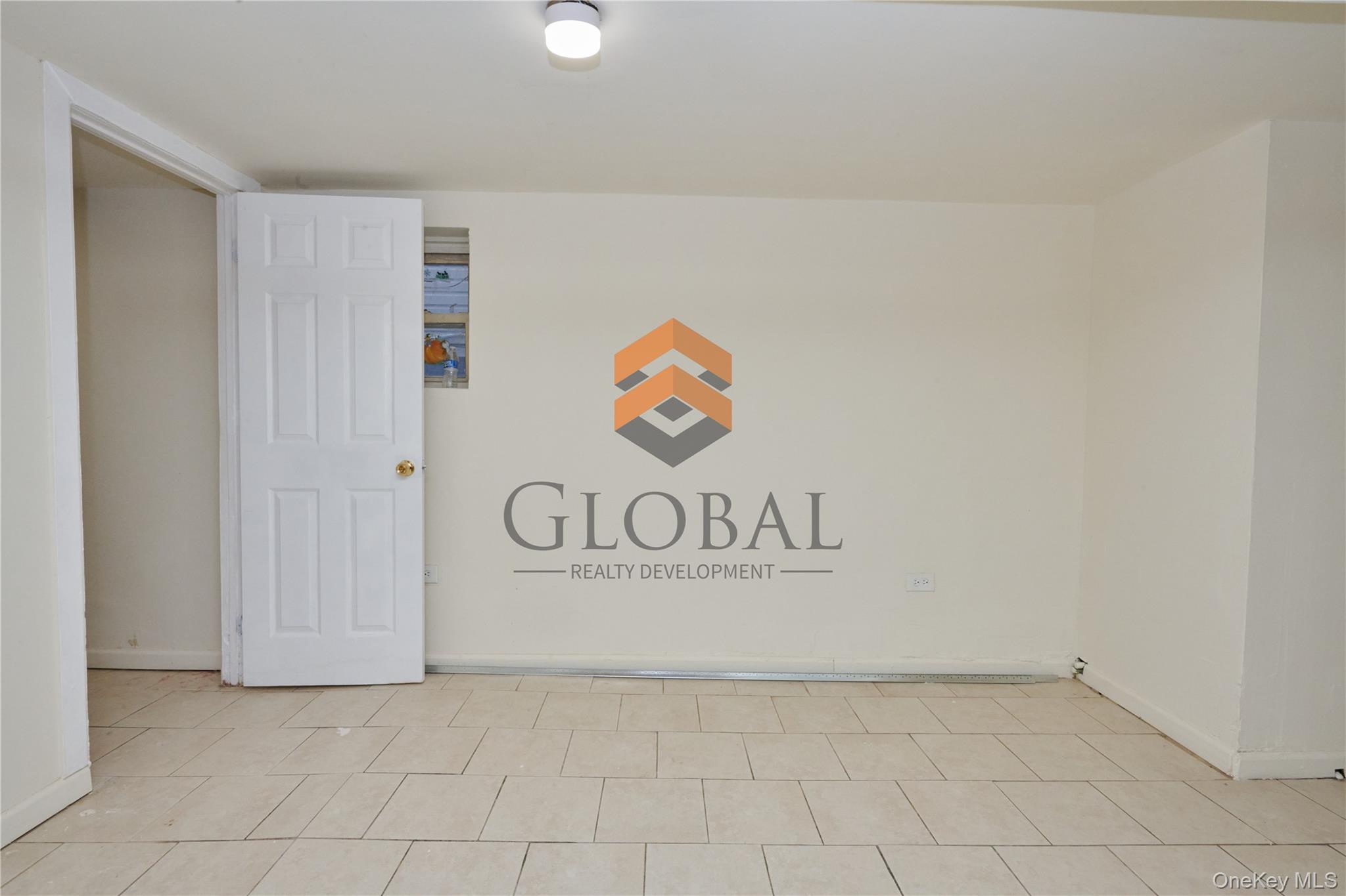 865 E 215th Street, Bronx, NY 10467