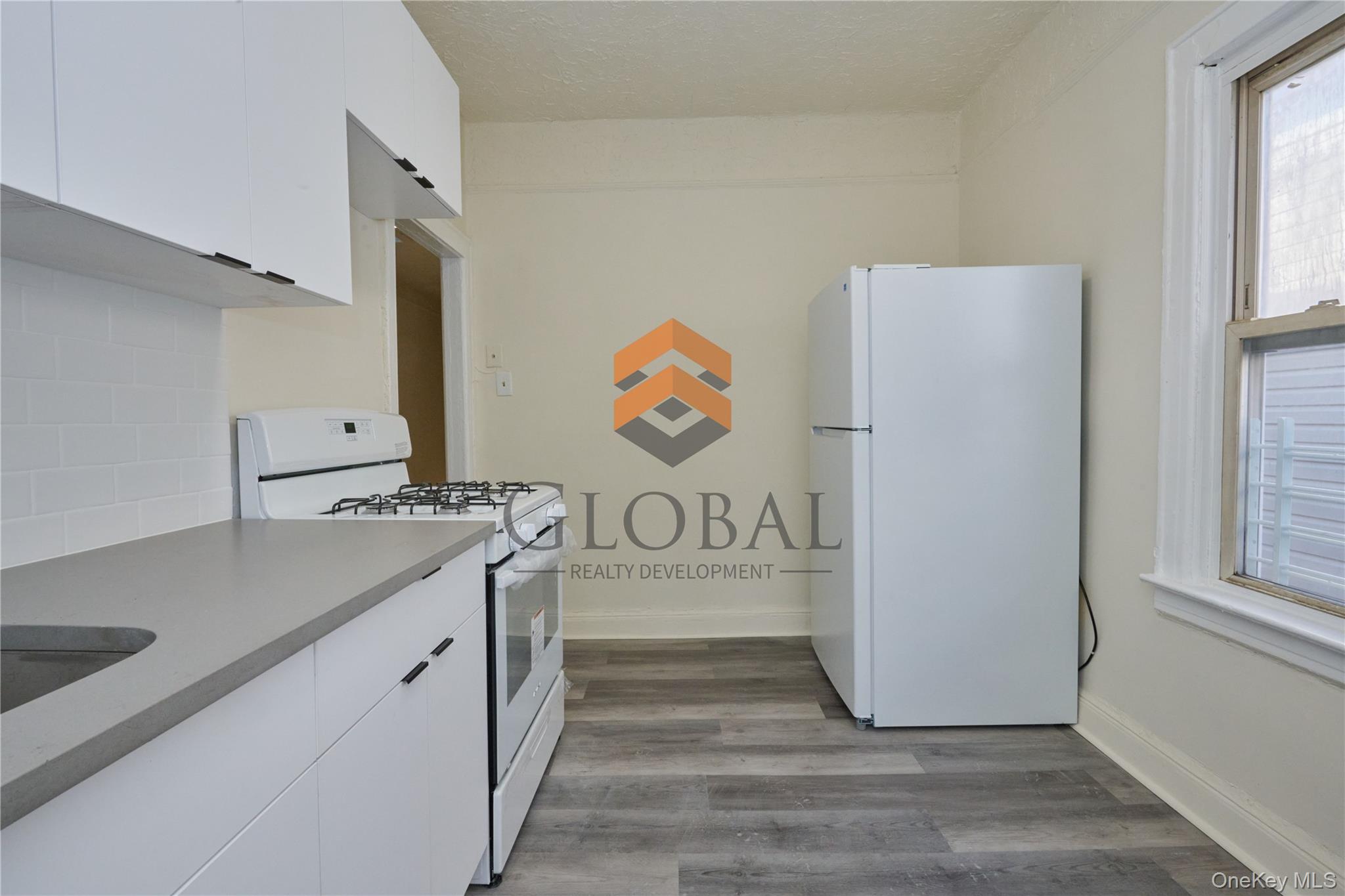 865 E 215th Street, Bronx, NY 10467